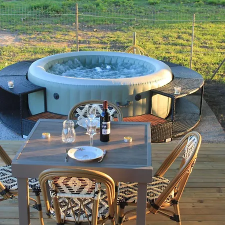 Domaine Du Temps Retrouve Luxury tent *