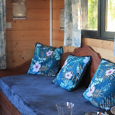 Domaine Du Temps Retrouve Luxury tent *